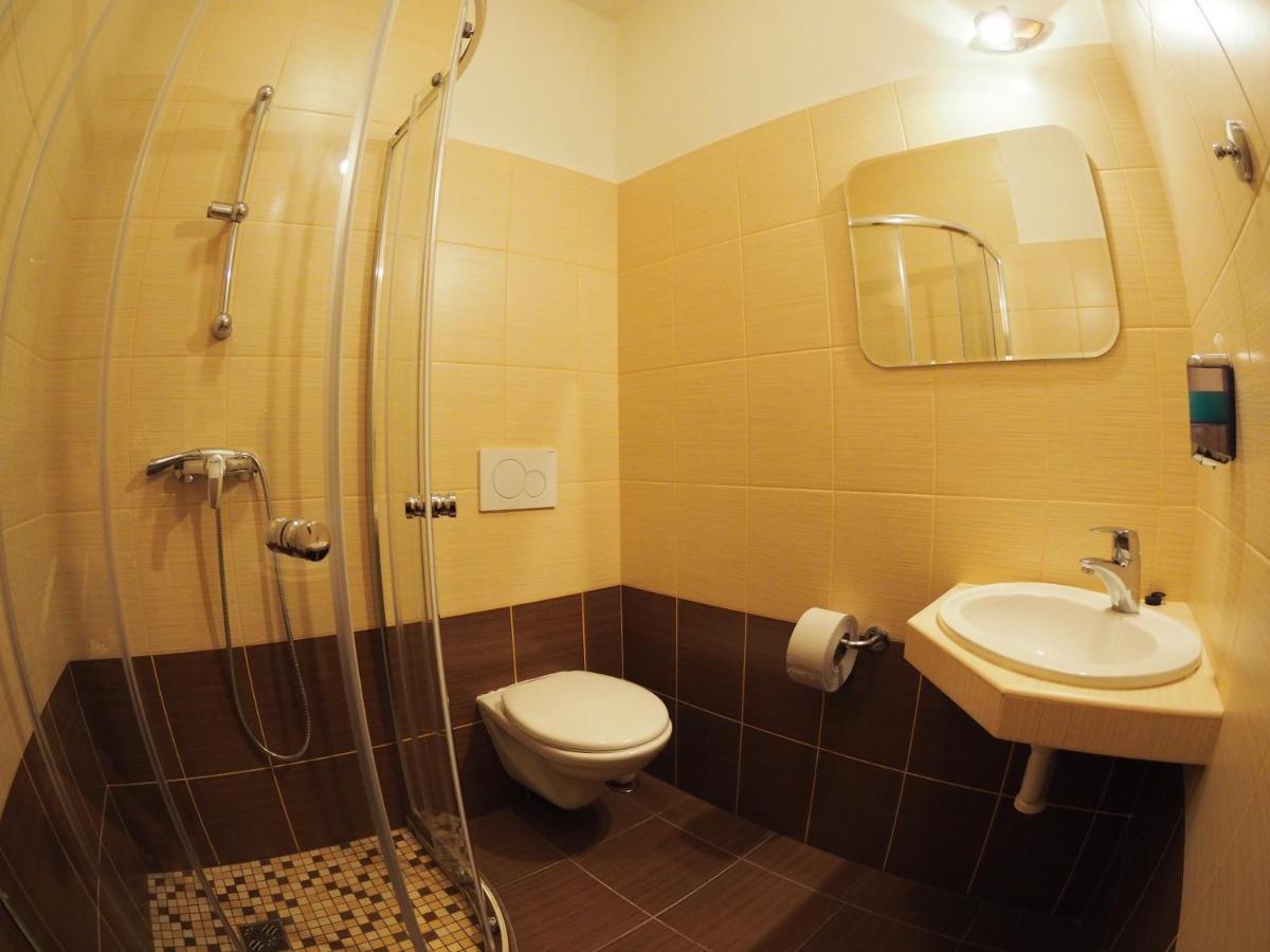 Hotel Britannia Vsetin Ngoại thất bức ảnh